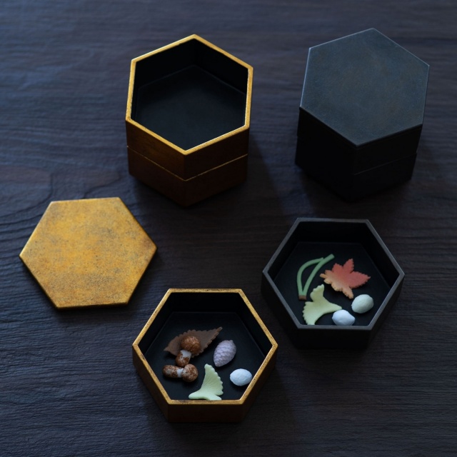 六角三段重箱 (金) | 木漆工とけし | うつわ | filament