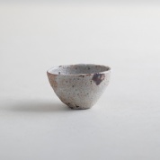 作品写真「長石釉ぐいのみ」