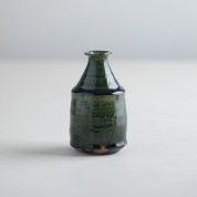 作品写真「織部釉とっくり」