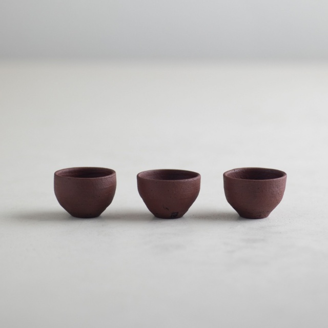 商品写真：ぐいのみ チビ（赤）