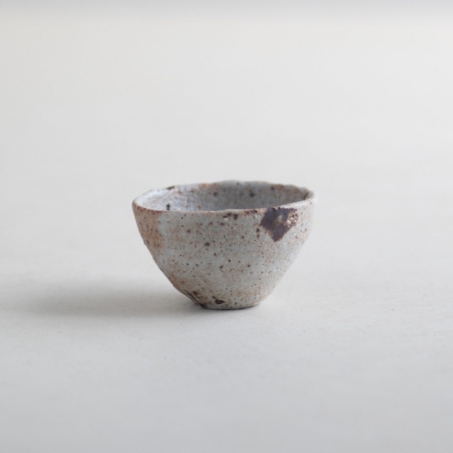 商品写真：長石釉ぐいのみ