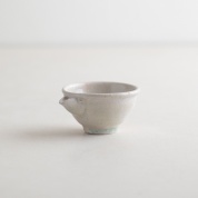 作品写真「白林檎灰釉片口」