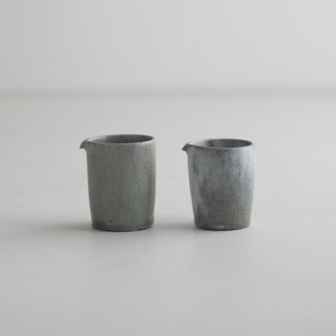 作品写真「林檎灰釉筒片口」