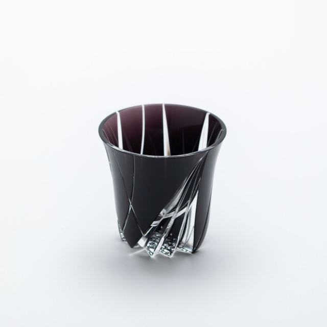 商品写真：天開酒盃（黒）底菊つなぎ